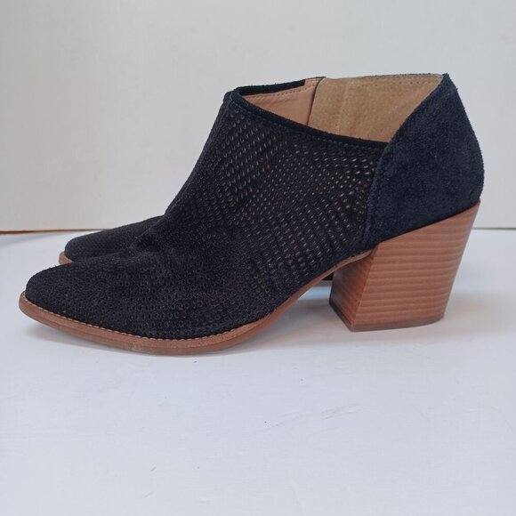 Lucky Brand Bootie Black Zeshia Perforated Suede Leather Boots Womens 9M - Picture 2 of 16